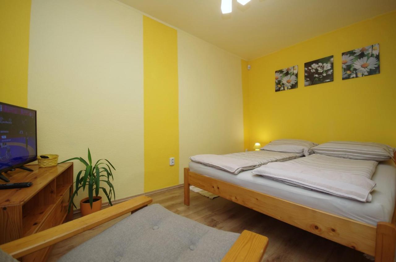 Ferienwohnung Bodza Apartman Gyula Exterior foto